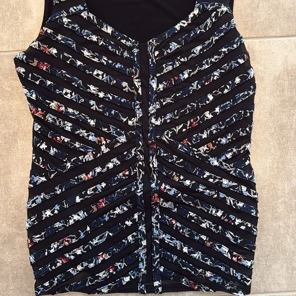 White House Black Market Sleeveless Multi-Color Squared-V-Neck Shell -Size L - Picture 7 of 10